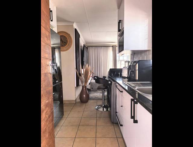 3 BEDROOM HOUSE FOR SALE IN SKY CITY